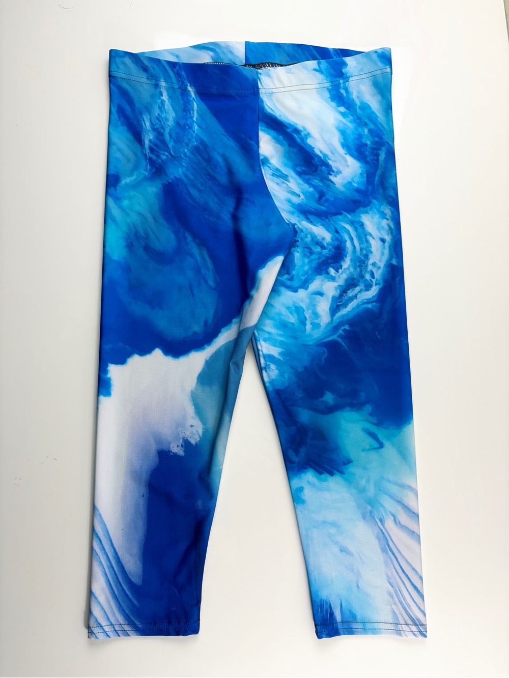 Alana Kay Art Blue & White Wearable Art Capri Length Stretch Leggings, Sz XL